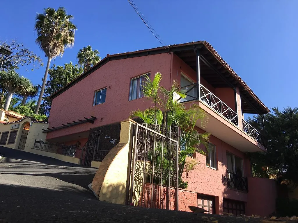 Wolf House Villa Puerto de la Cruz  0*, Puerto de la Cruz (Tenerife)